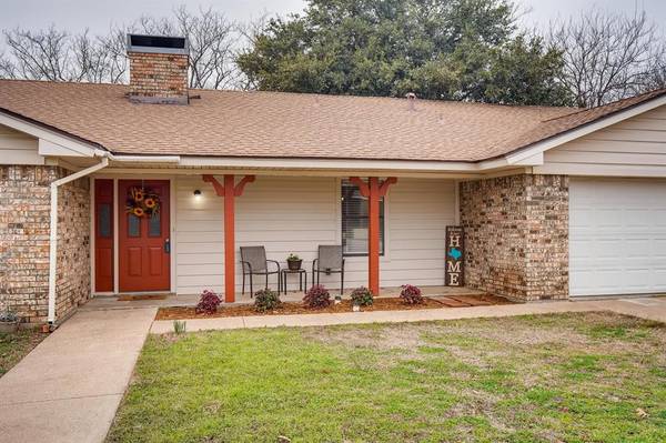 324 S College Avenue, Justin, TX 76247