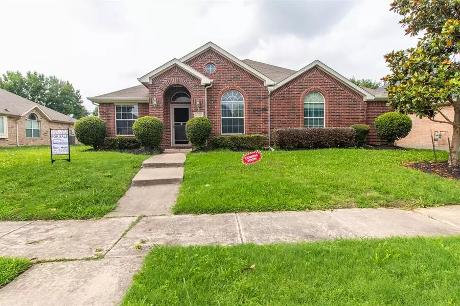 1129 Miramar Avenue, Desoto, TX 75115