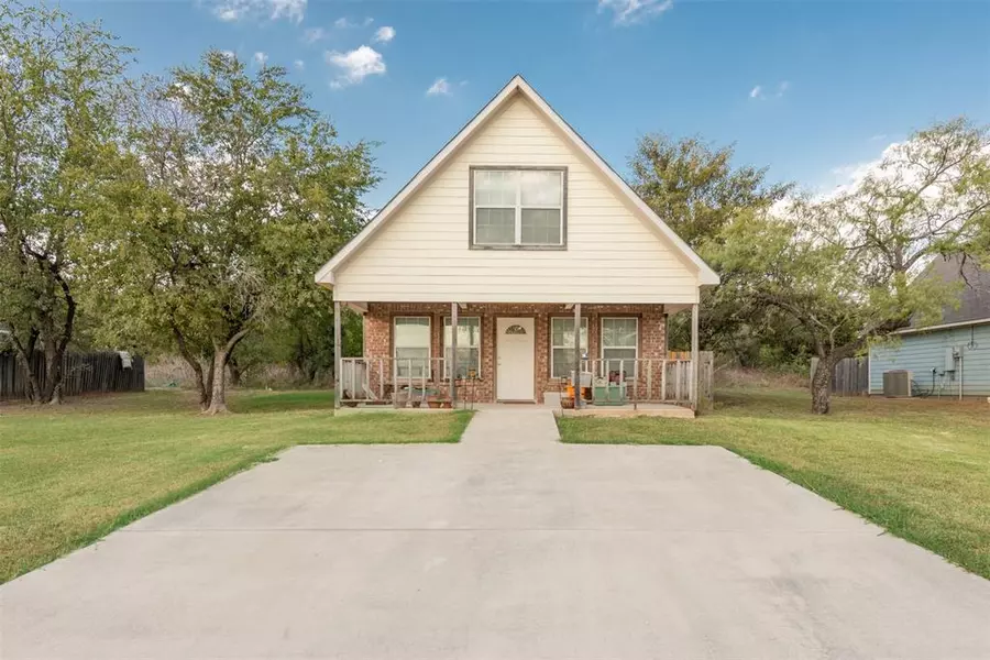 10912 Shady Oaks Drive, Runaway Bay, TX 76426