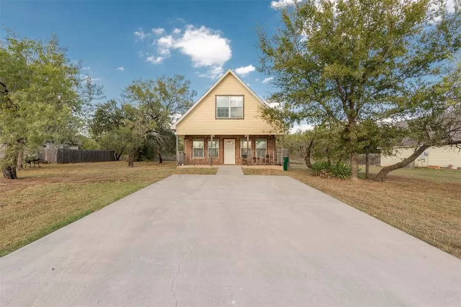 10918 Shady Oaks Drive, Runaway Bay, TX 76426