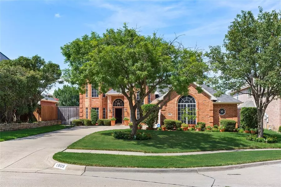 1809 Lake Bluff Drive, Garland, TX 75043