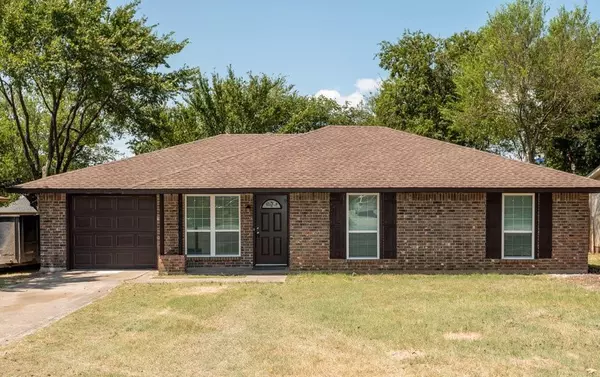 708 Green Pastures Drive, Cedar Hill, TX 75104