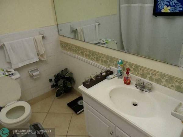 Pompano Beach, FL 33062,1300 N Ocean Blvd  #204