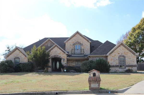 206 Hillside Lane, Lindsay, TX 76250