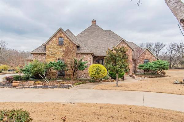 2005 Willow Bend Drive, Oak Leaf, TX 75154