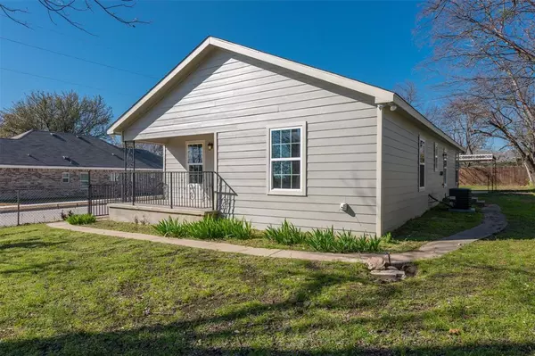 2801 Avenue I, Fort Worth, TX 76105