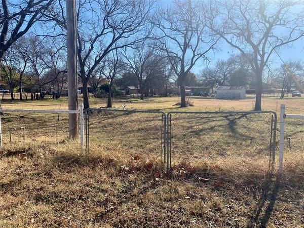 Nocona, TX 76255,407 W Pecan Street