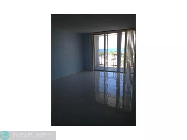 Miami Beach, FL 33141,7850 Byron Ave  #1005