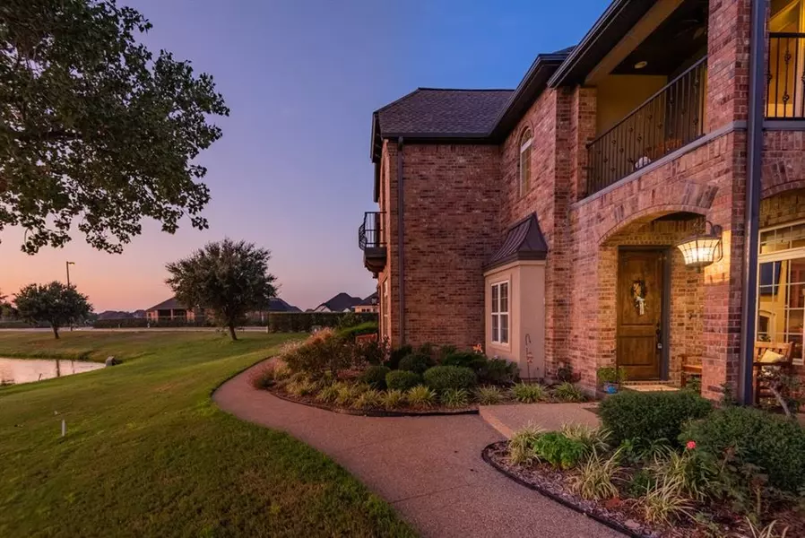 2202 Herons Nest Drive, Granbury, TX 76048