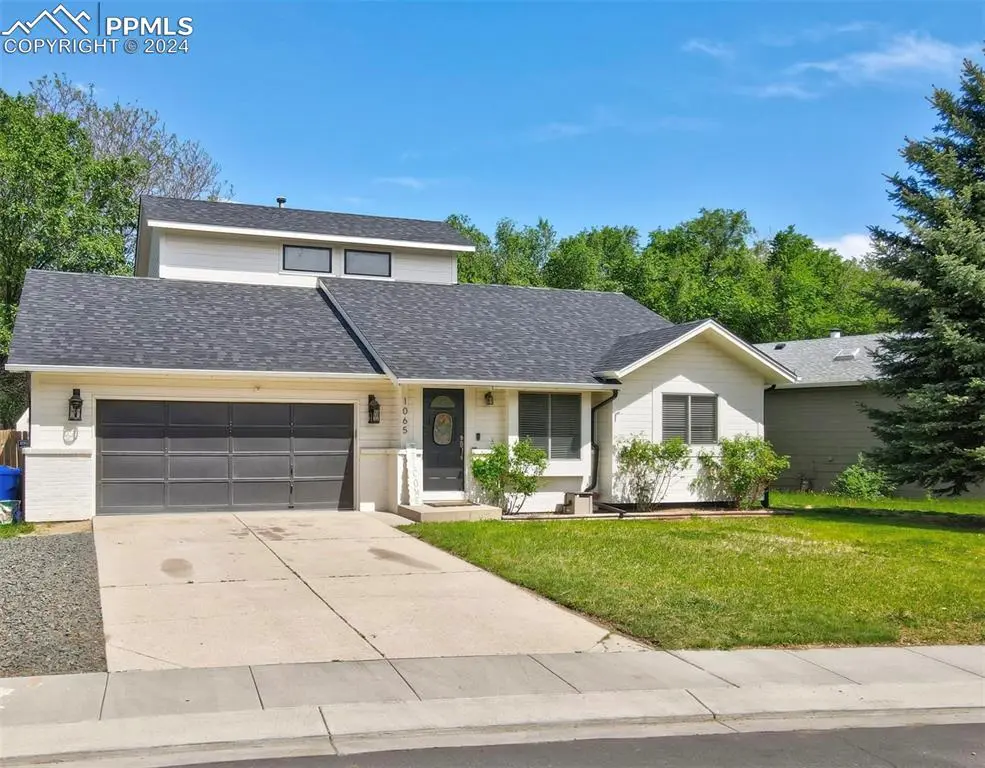 1065 Greenbrier DR, Colorado Springs, CO 80916