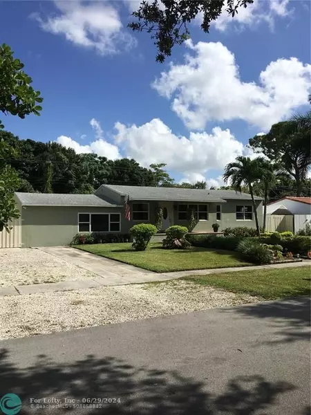 4231 SW 9th St, Plantation, FL 33317