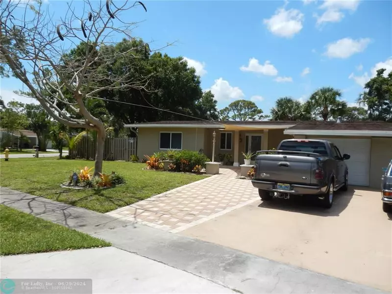 1005 SW 44th Ave, Plantation, FL 33317