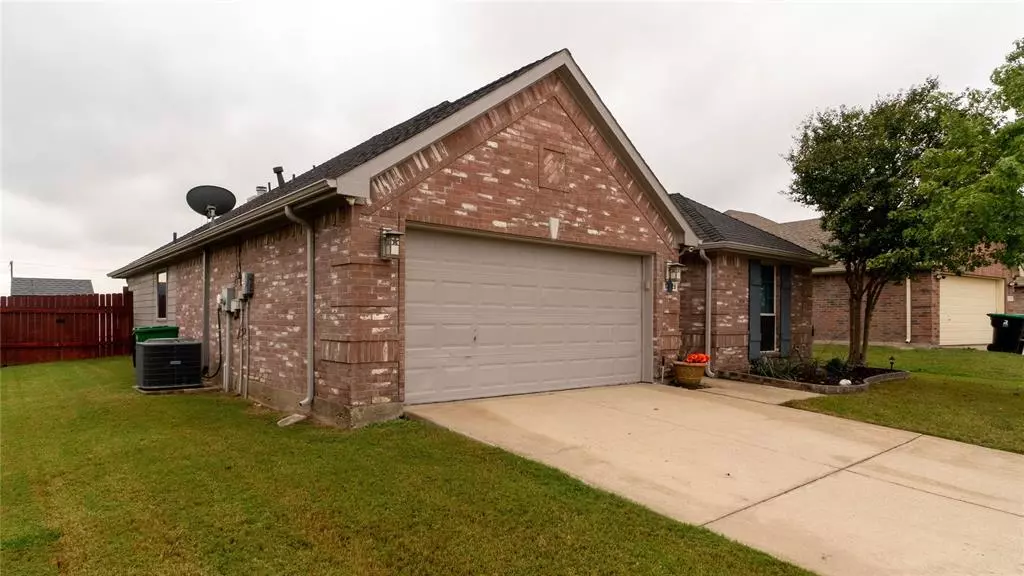 12725 Carpenter Lane, Rhome, TX 76078