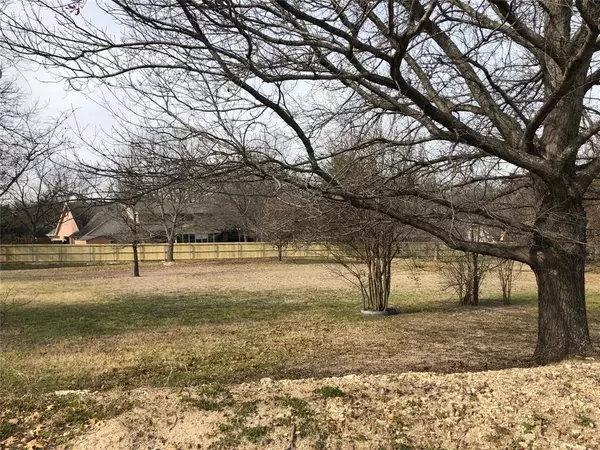 Desoto, TX 75115,908 N Cockrell Hill