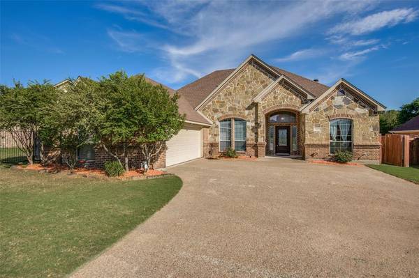 102 Daisey Lane, Justin, TX 76247