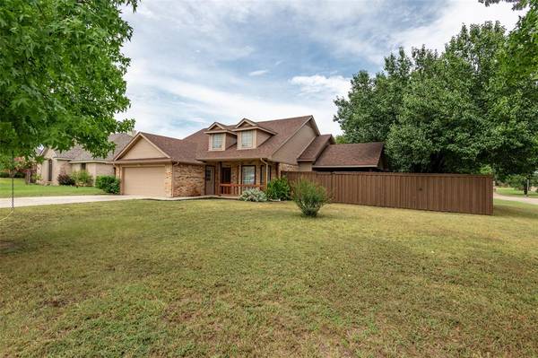 100 Sunflower Court,  Justin,  TX 76247