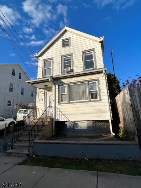 174 Lily St, Paterson City, NJ 07522