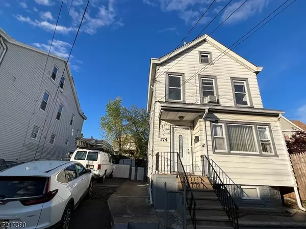 Paterson City, NJ 07522,174 Lily St