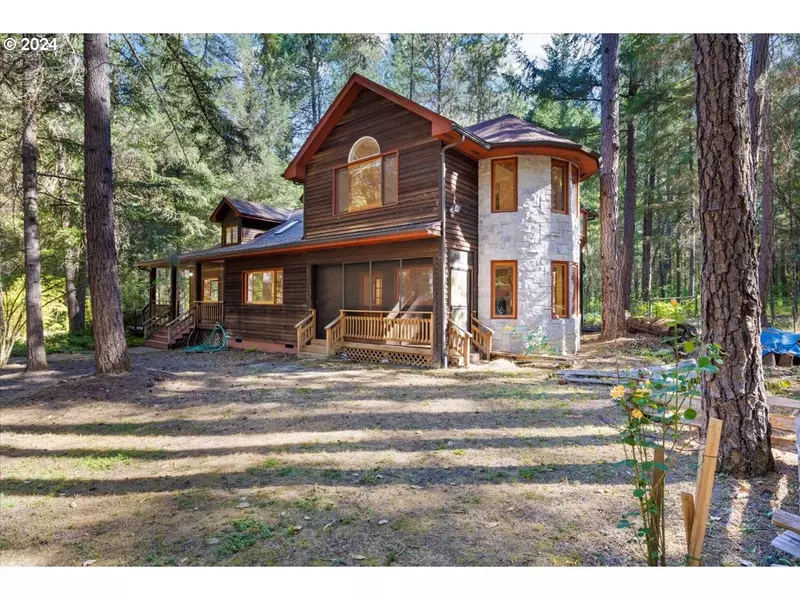 5940 E EVANS CREEK RD, Rogue River, OR 97537