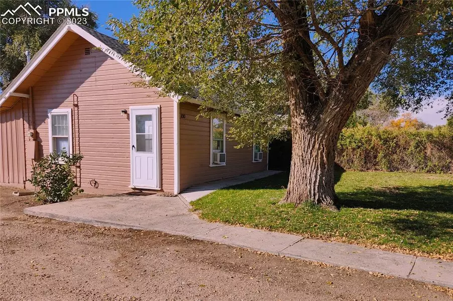 2010 E 5th ST, Pueblo, CO 81001