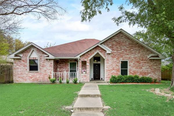 8710 Woodlake Drive, Rowlett, TX 75088