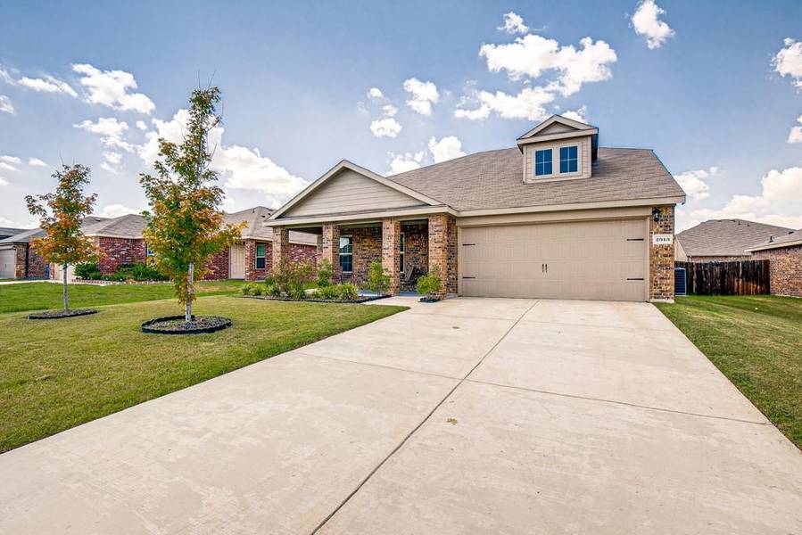 2913 Balleywood Drive, Seagoville, TX 75159