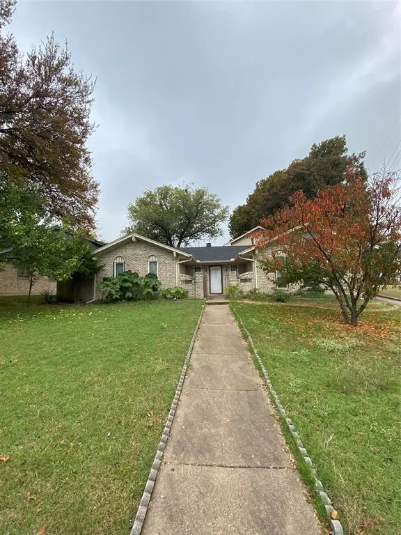 3405 Hacienda Drive, Dallas, TX 75233