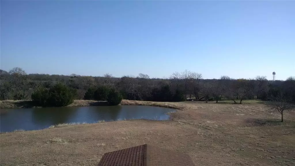 111 Santa Fe Trail, Trenton, TX 75490