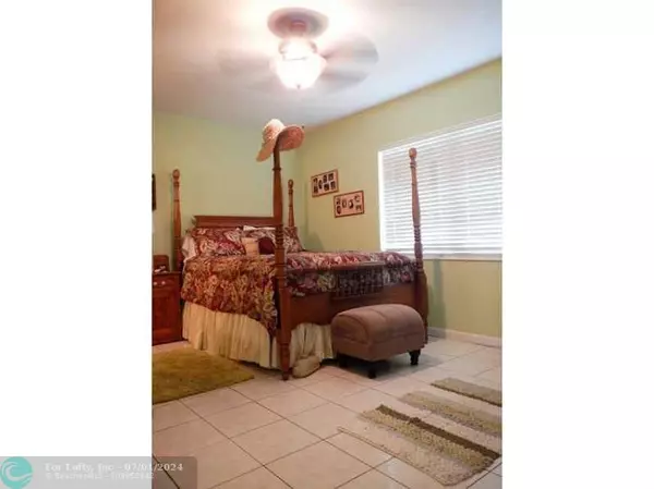 Pompano Beach, FL 33062,3213 NE 7TH PL  #1-3