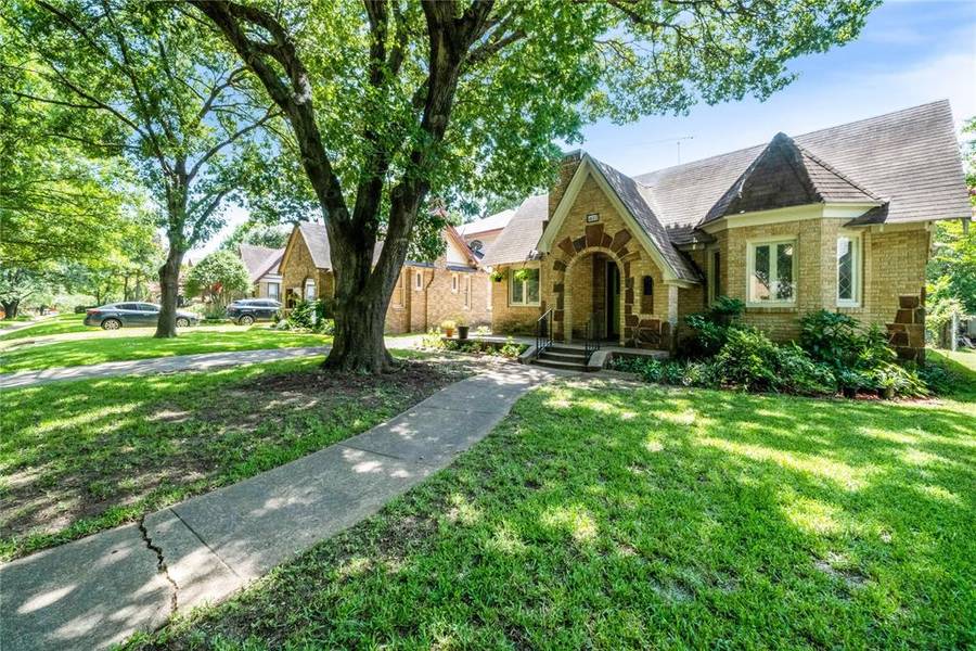 1407 S Montreal Avenue, Dallas, TX 75208