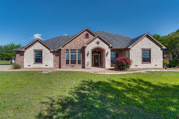 1216 West Road,  Waxahachie,  TX 75165