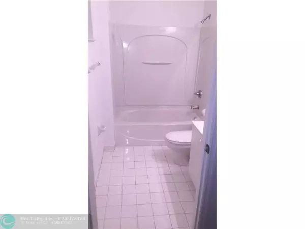 Hialeah, FL 33015,6900 NW 179 ST  #203-1