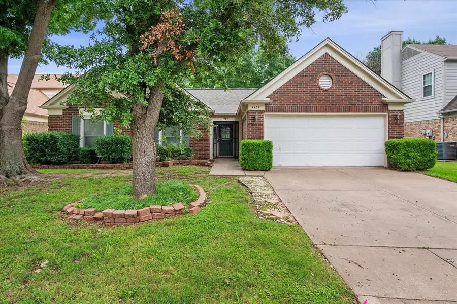 4909 Osage Drive, Arlington, TX 76018