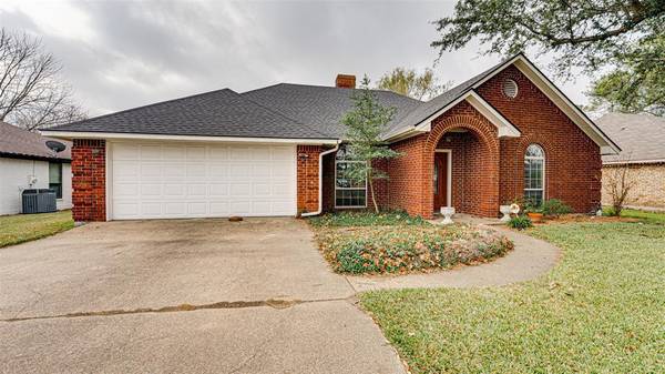 106 Driftwood Lane, Waxahachie, TX 75165