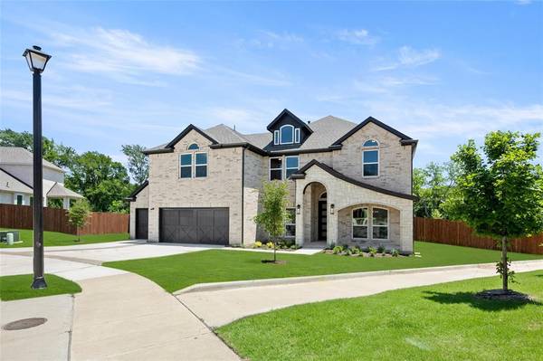 2818 White Plains Drive, Midlothian, TX 76065