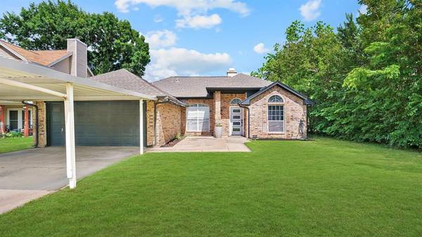 837 Parkwest Boulevard, Saginaw, TX 76179