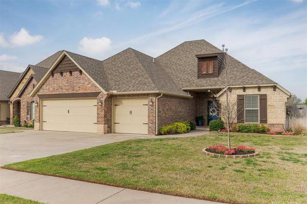 1319 Ladera Circle, Moore, OK 73160