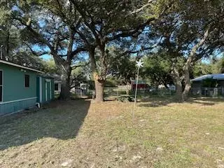 Rockport, TX 78382,902 N Doughty