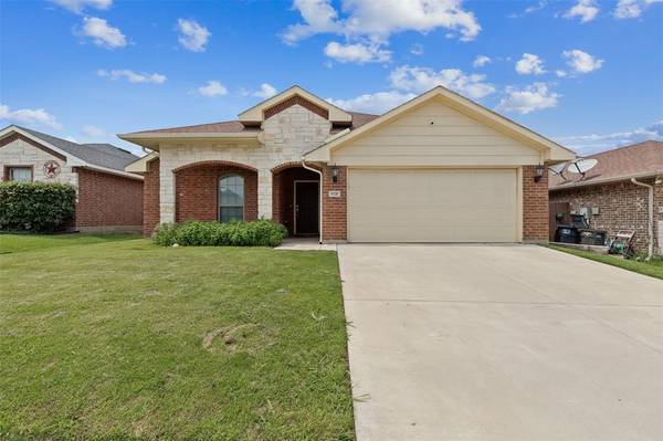 9128 Saint Barts Road, Fort Worth, TX 76123