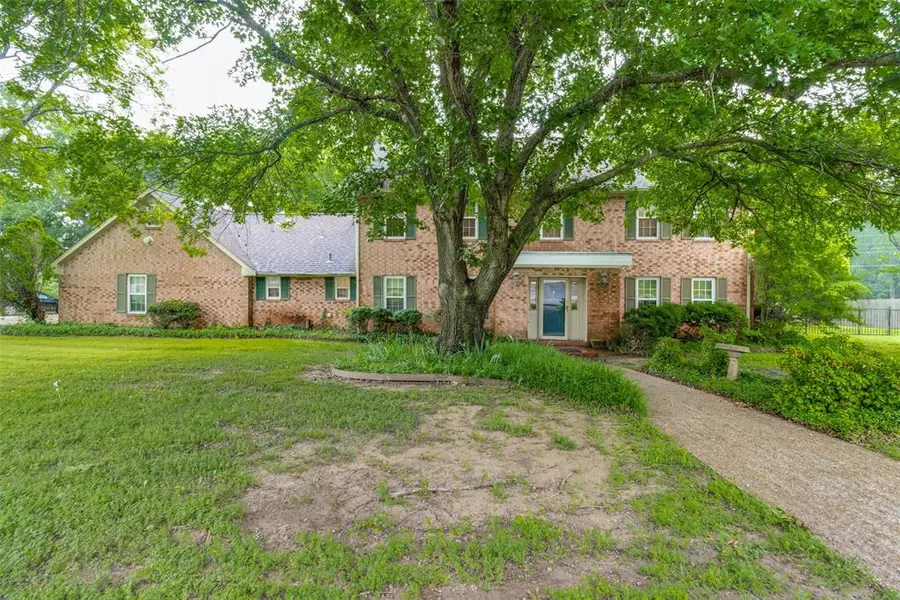 106 River Hills Drive, Denison, TX 75020