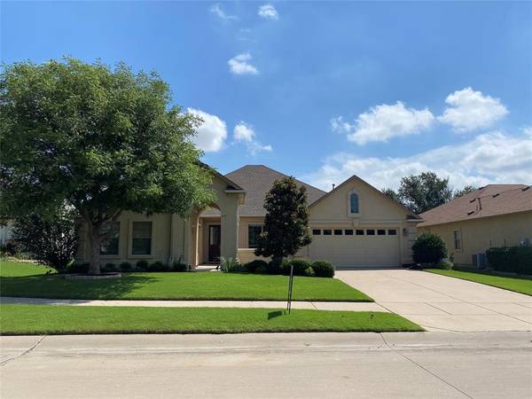 9028 Crestview Drive, Denton, TX 76207