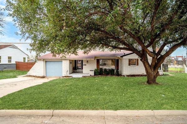 6908 Kirkwood Road, Fort Worth, TX 76116