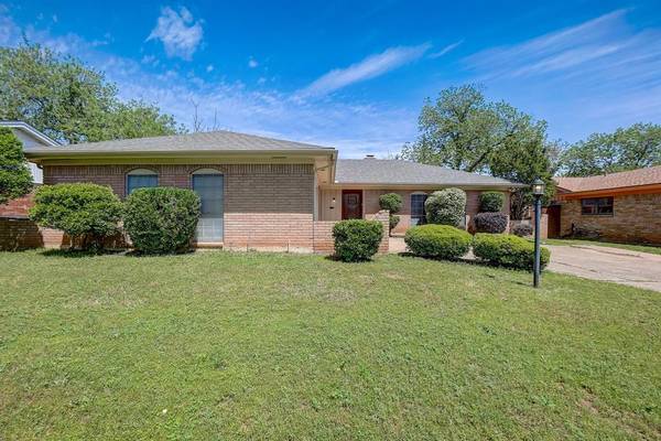 5021 Saint Lawrence Road, Fort Worth, TX 76103