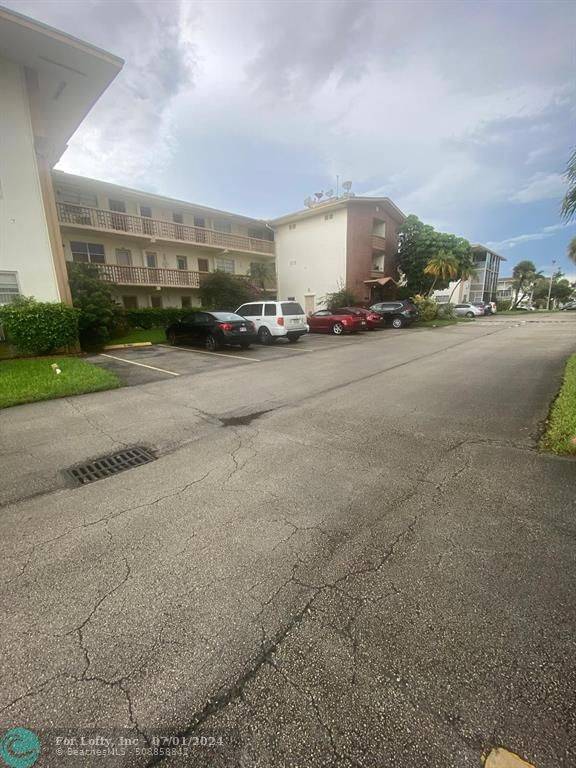 Miami, FL 33162,16801 NE 13th Ave  #107