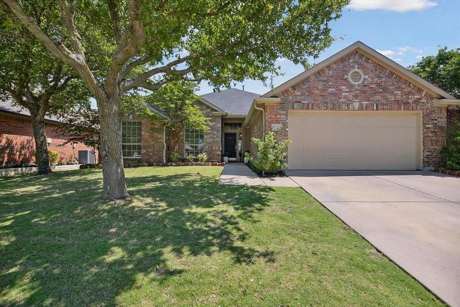 5700 Sugar Maple Drive, Fort Worth, TX 76244