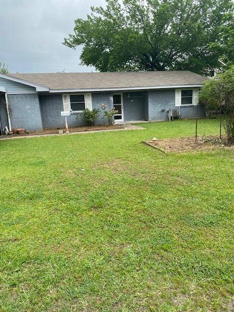 316 W Carter, Savoy, TX 75479