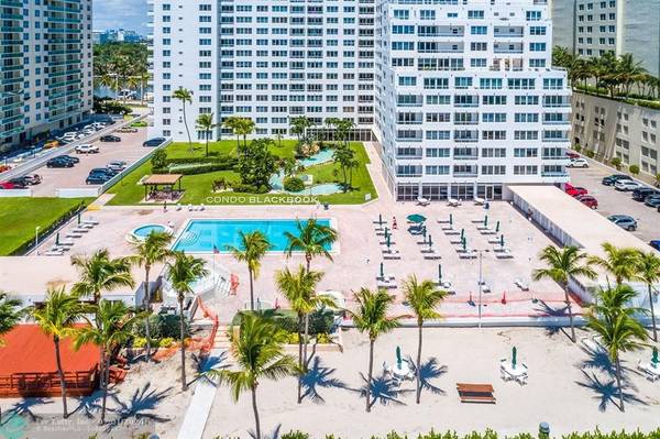 Miami Beach, FL 33140,5005 Collins Ave  #107