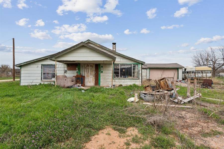 516 W Dallas Street, Crowell, TX 79227