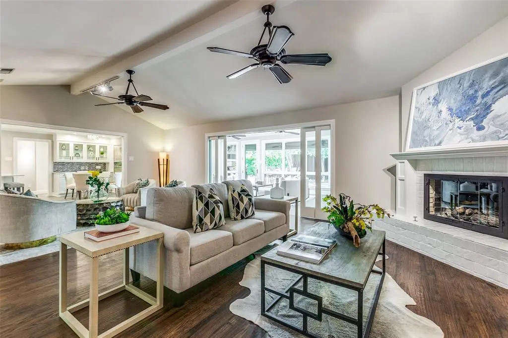 3823 Waldorf Circle, Dallas, TX 75229