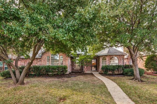 1674 Shannon Drive, Lewisville, TX 75077